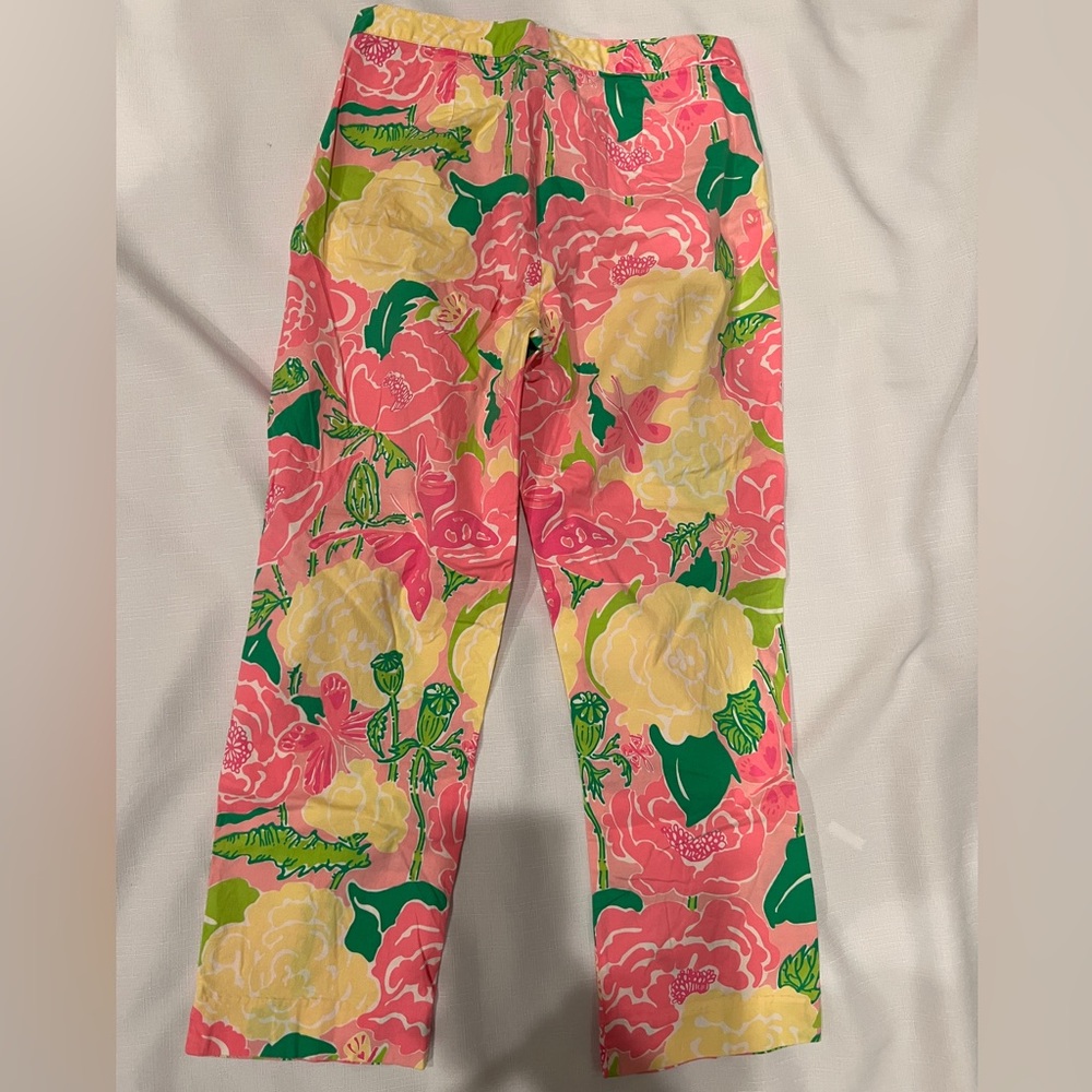 Lilly Pulitzer Pink and Yellow Floral Capri Pants Flowers - Picture 3 of 3